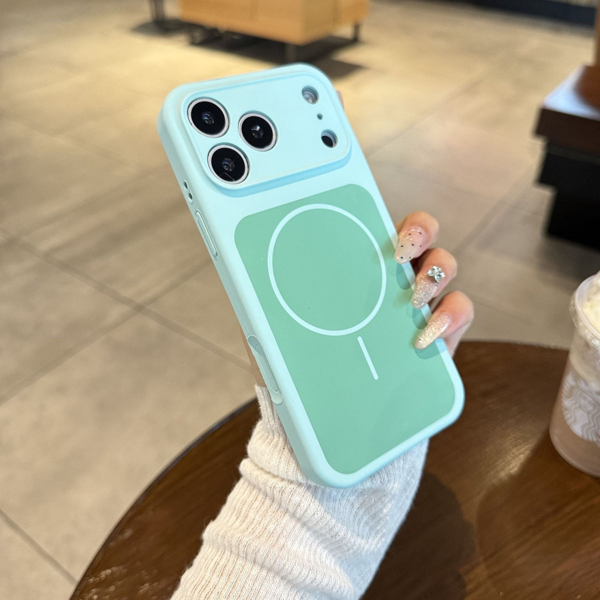 Thin magnetic closure Case For IPhone