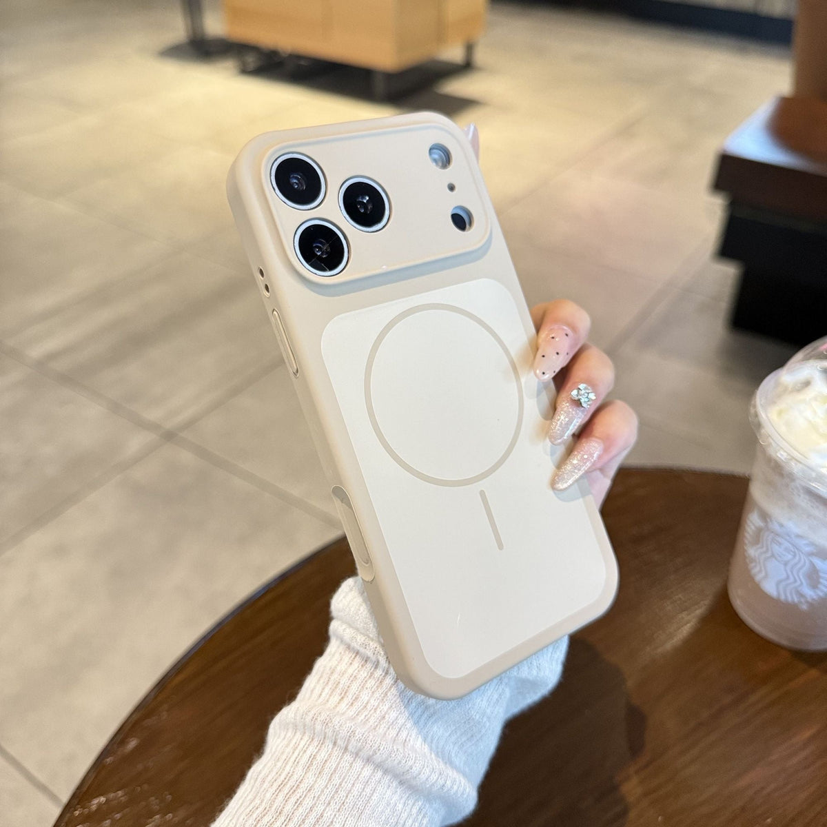 Thin magnetic closure Case For IPhone