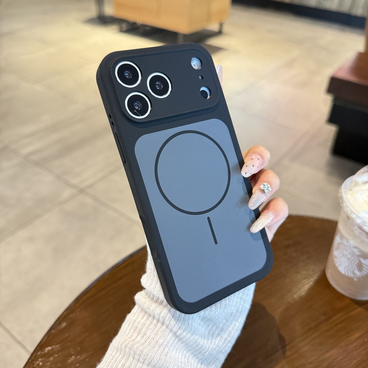 Thin magnetic closure Case For IPhone