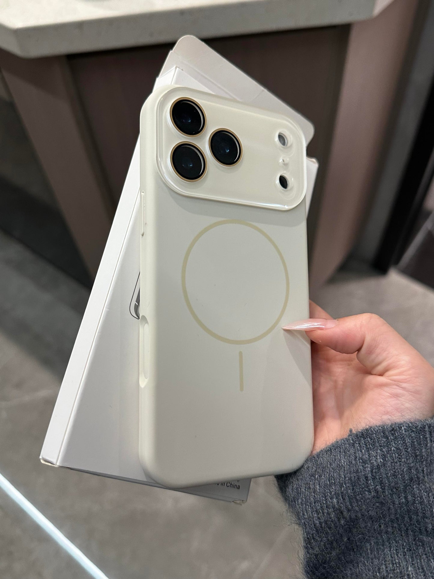 ( MagSafe ) Silicone Case with Lens Cover