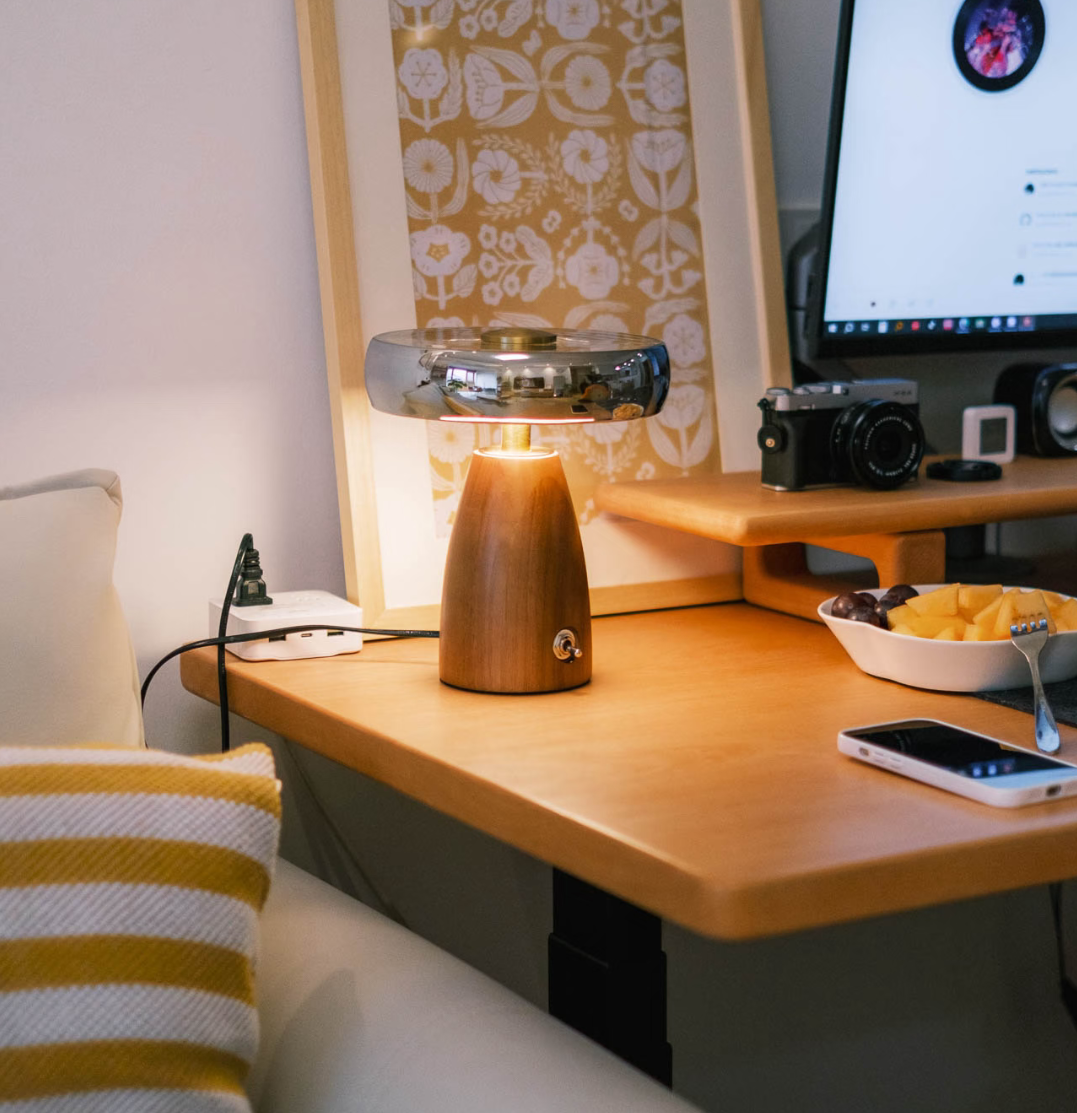 A vintage table lamp instantly elevates the room—an absolute must-have for the bedroom!